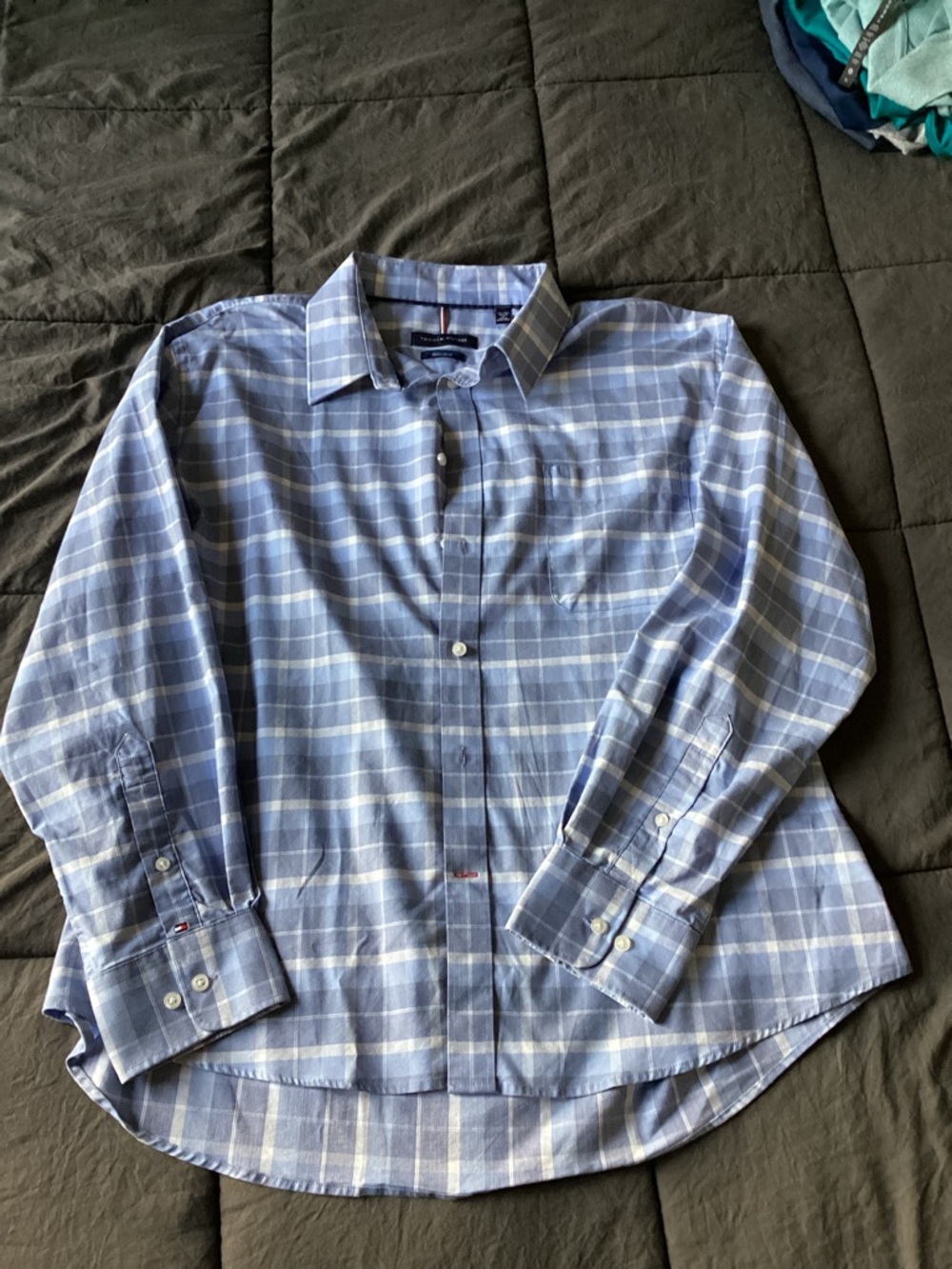 Tommy Hilfiger XL 17-17.5 34/35 Light Blue Plaid Men’s Dress Shirt